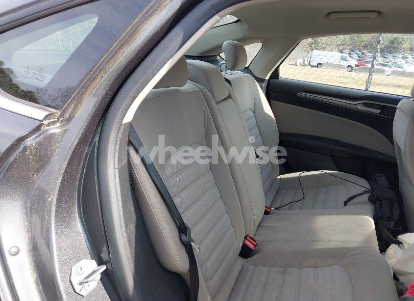 Photo 8 of 2017 Ford Fusion S (VIN 3FA6P0G70HR207482)