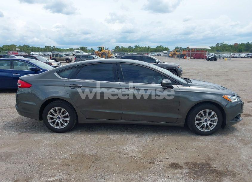 Photo 13 of 2017 Ford Fusion S (VIN 3FA6P0G70HR226758)