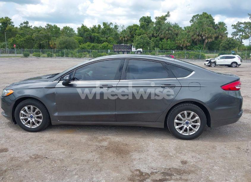 Photo 14 of 2017 Ford Fusion S (VIN 3FA6P0G70HR226758)