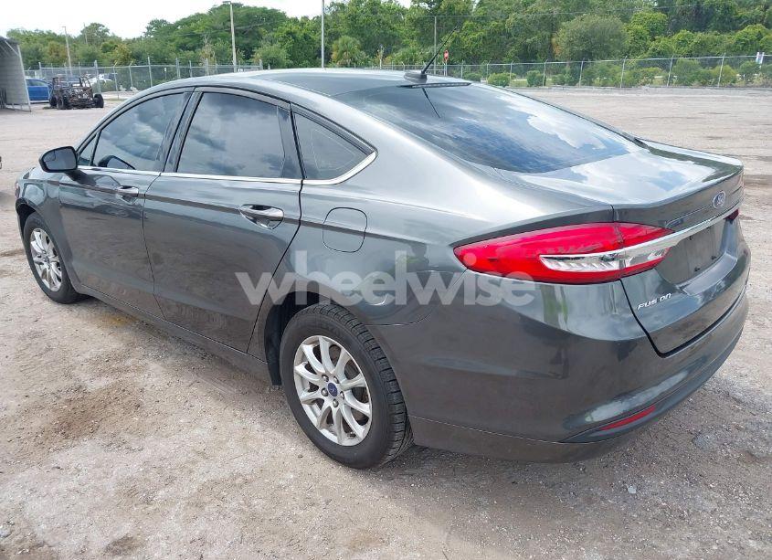 Photo 3 of 2017 Ford Fusion S (VIN 3FA6P0G70HR226758)
