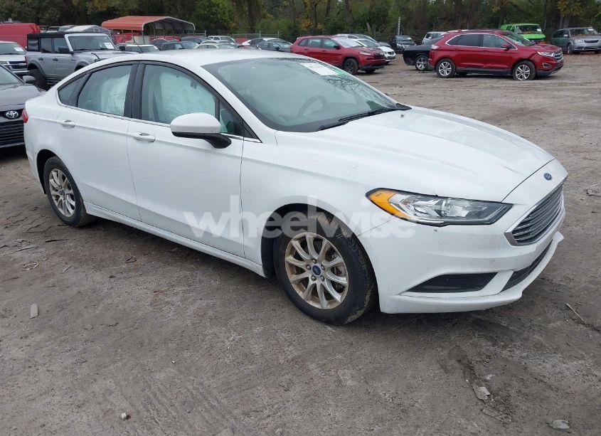 2017 Ford Fusion S (VIN 3FA6P0G70HR363330) main photo