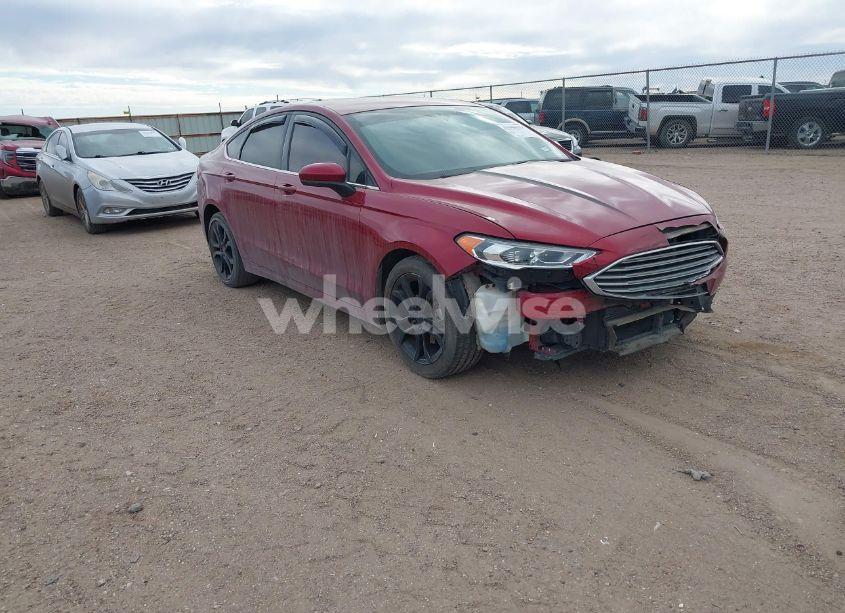 2018 Ford Fusion S (VIN 3FA6P0G70JR145037) main photo
