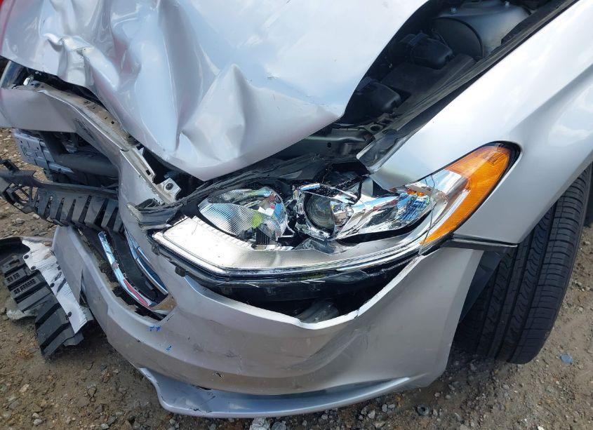 Photo 17 of 2018 Ford Fusion S (VIN 3FA6P0G70JR228807)