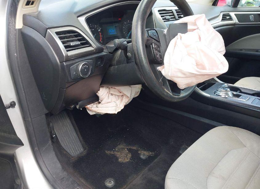 Photo 20 of 2018 Ford Fusion S (VIN 3FA6P0G70JR228807)