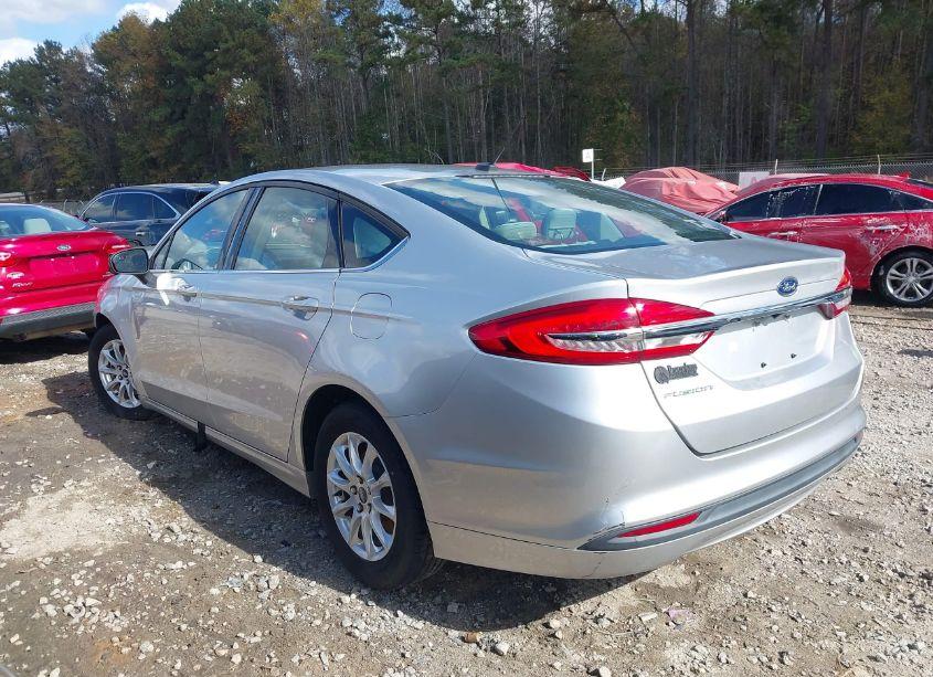 Photo 3 of 2018 Ford Fusion S (VIN 3FA6P0G70JR228807)