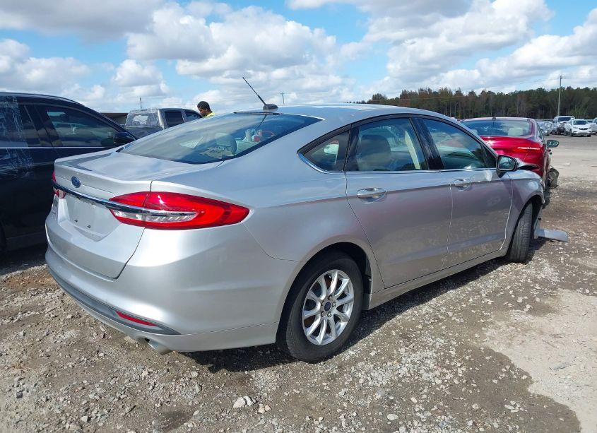 Photo 4 of 2018 Ford Fusion S (VIN 3FA6P0G70JR228807)