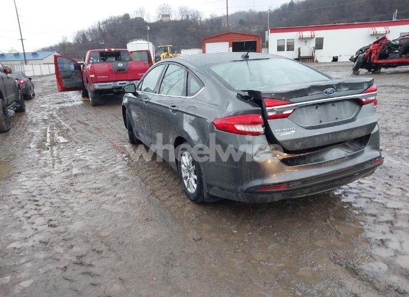 Photo 3 of 2018 Ford Fusion S (VIN 3FA6P0G70JR230430)
