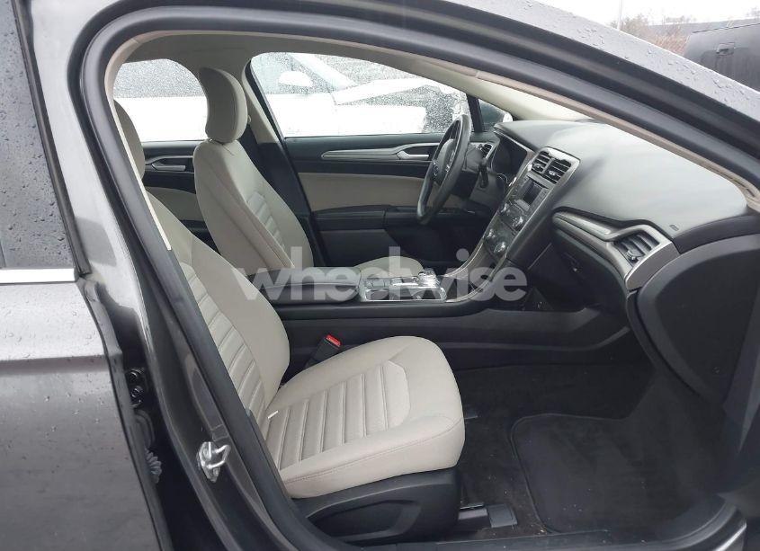 Photo 5 of 2018 Ford Fusion S (VIN 3FA6P0G70JR230430)