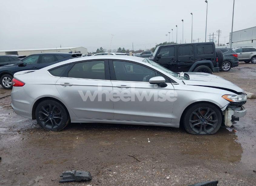 Photo 13 of 2018 Ford Fusion S (VIN 3FA6P0G70JR240018)