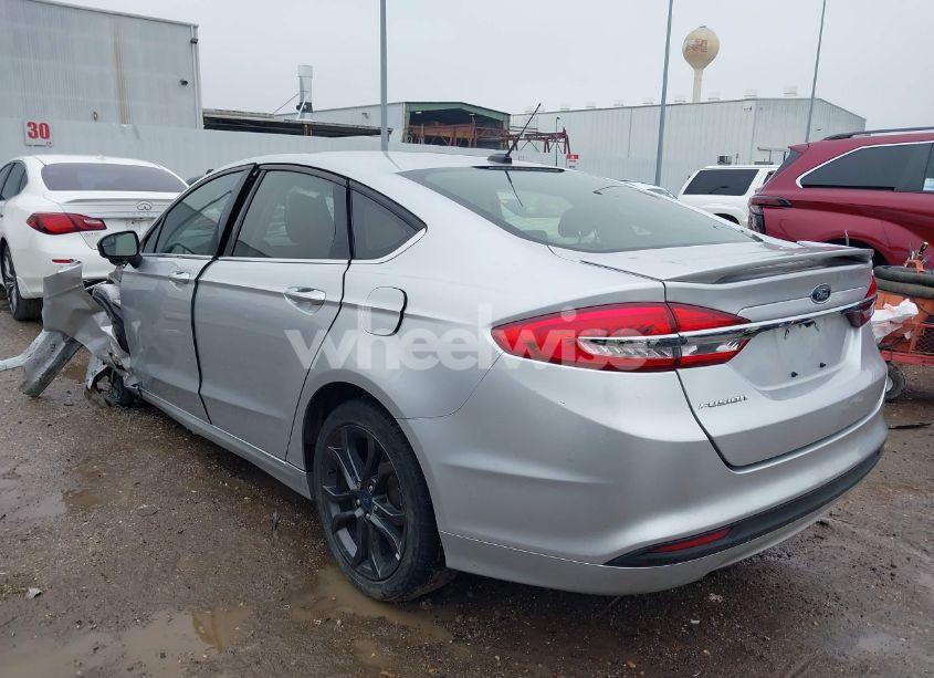 Photo 3 of 2018 Ford Fusion S (VIN 3FA6P0G70JR240018)