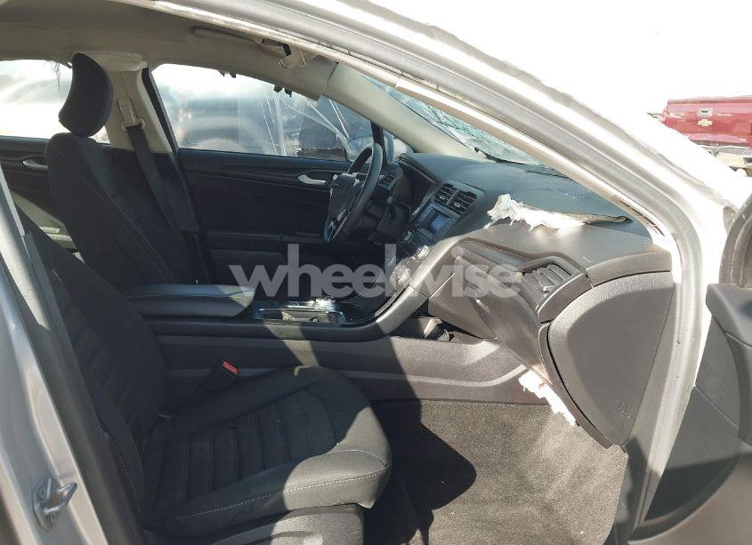 Photo 5 of 2018 Ford Fusion S (VIN 3FA6P0G70JR240018)