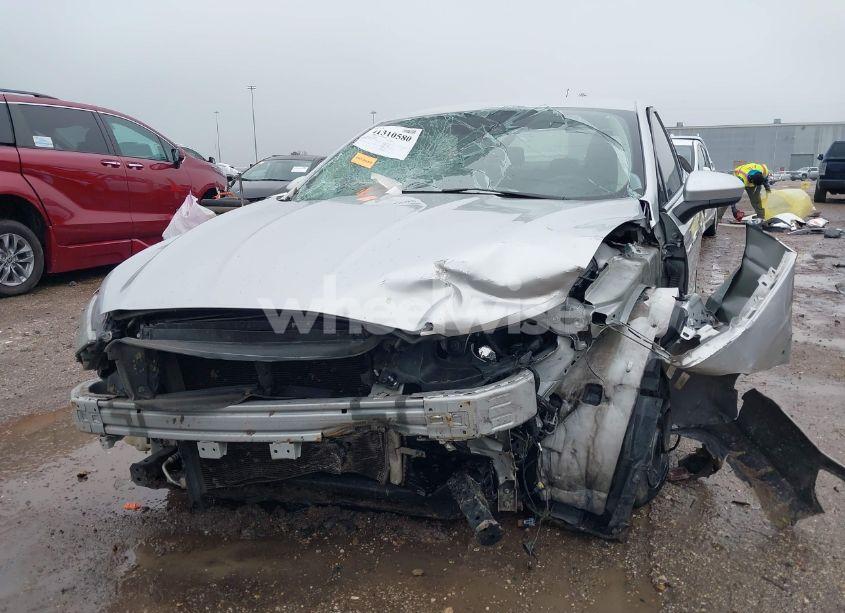 Photo 6 of 2018 Ford Fusion S (VIN 3FA6P0G70JR240018)