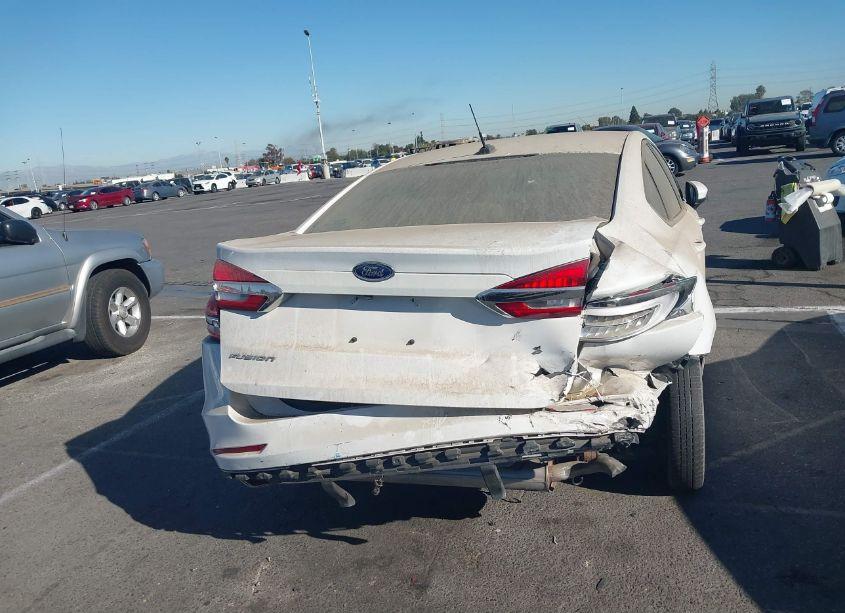 Photo 16 of 2019 Ford Fusion S (VIN 3FA6P0G70KR184034)