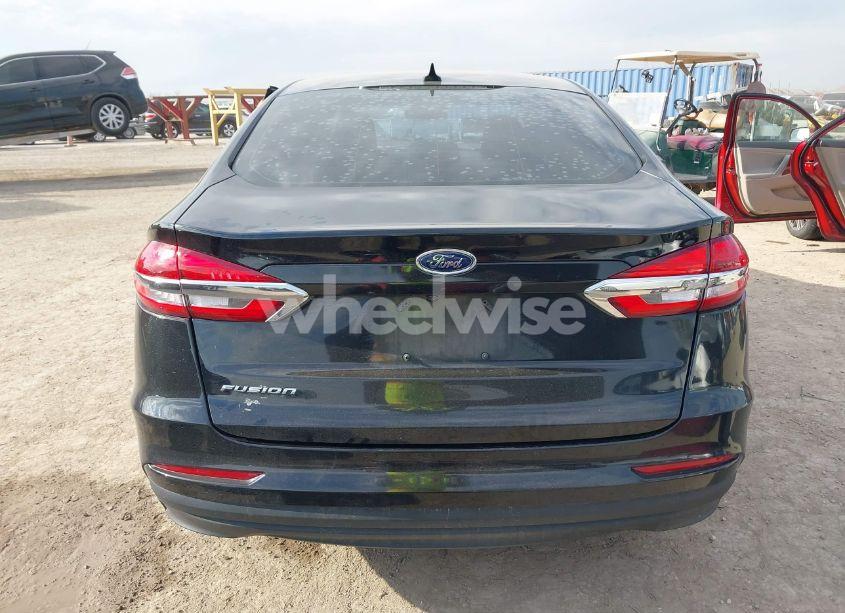 Photo 16 of 2020 Ford Fusion S (VIN 3FA6P0G70LR147924)