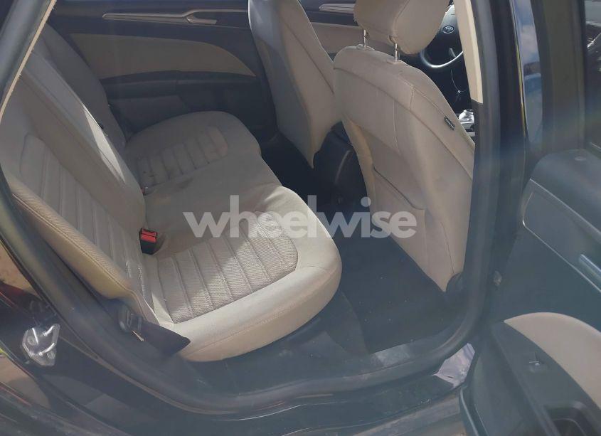 Photo 8 of 2020 Ford Fusion S (VIN 3FA6P0G70LR147924)