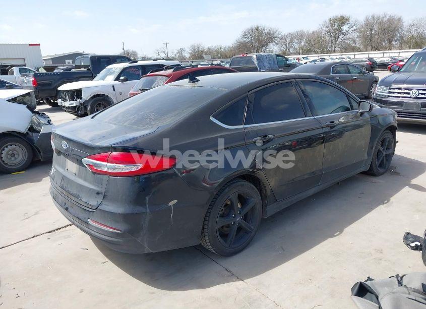 Photo 4 of 2020 Ford Fusion S (VIN 3FA6P0G70LR225263)