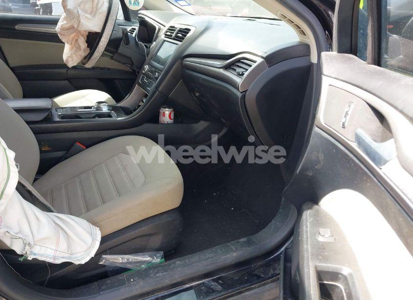 Photo 5 of 2020 Ford Fusion S (VIN 3FA6P0G70LR225263)