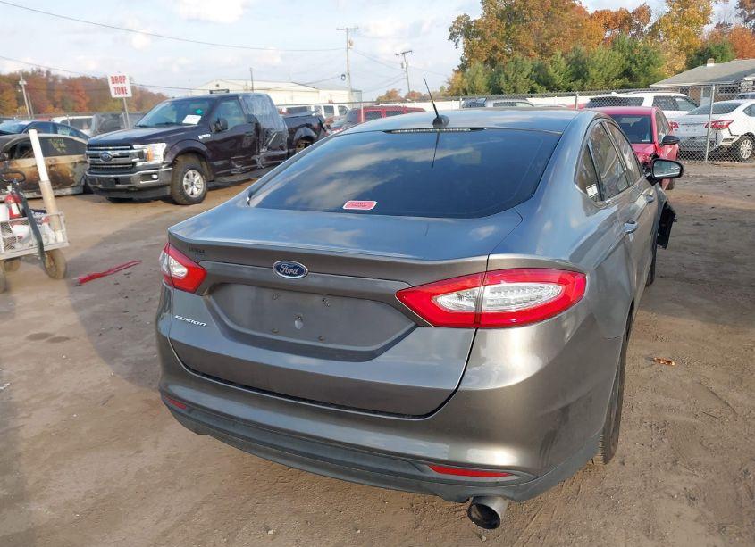 Photo 4 of 2013 Ford Fusion S (VIN 3FA6P0G71DR322764)