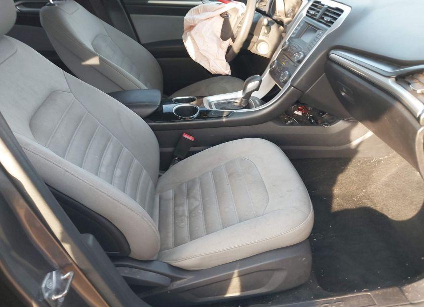 Photo 5 of 2013 Ford Fusion S (VIN 3FA6P0G71DR322764)