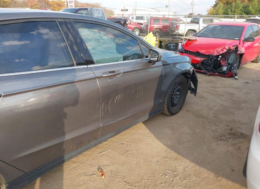 Photo 6 of 2013 Ford Fusion S (VIN 3FA6P0G71DR322764)