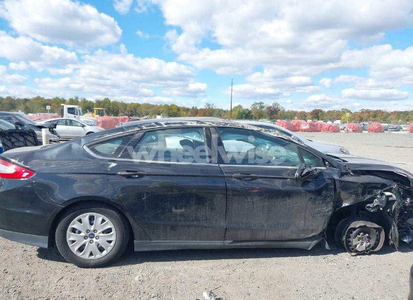 Photo 13 of 2014 Ford Fusion S (VIN 3FA6P0G71ER121237)