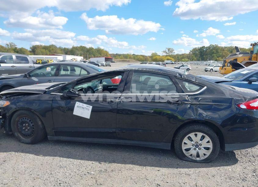 Photo 14 of 2014 Ford Fusion S (VIN 3FA6P0G71ER121237)