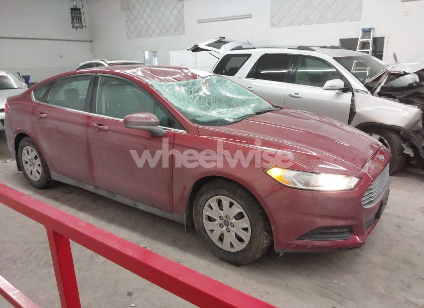 2014 Ford Fusion S (VIN 3FA6P0G71ER126938) main photo