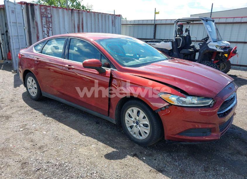 2014 Ford Fusion S (VIN 3FA6P0G71ER241068) main photo