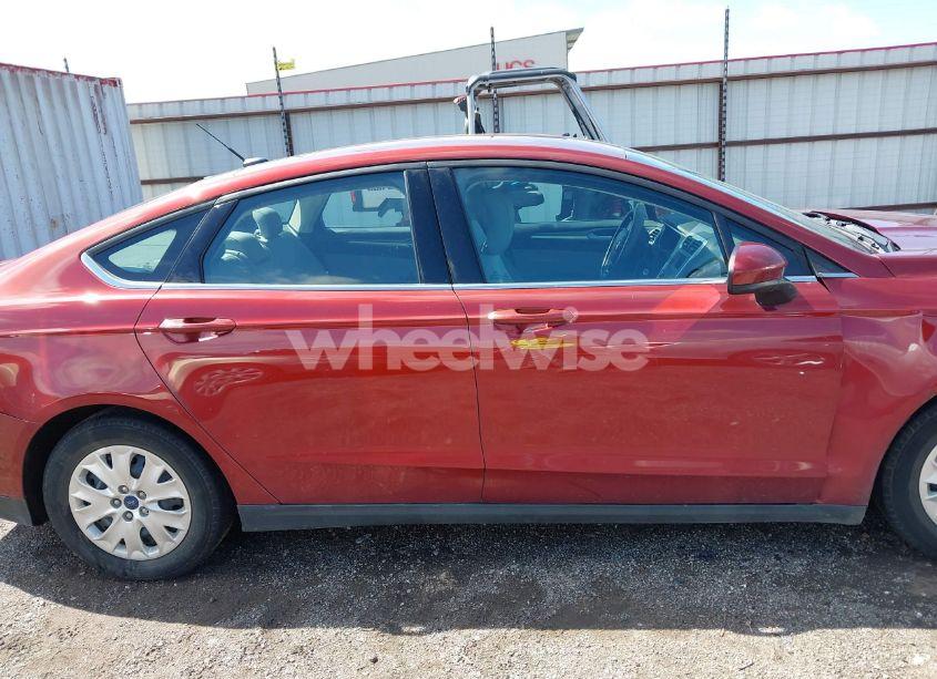 Photo 13 of 2014 Ford Fusion S (VIN 3FA6P0G71ER241068)