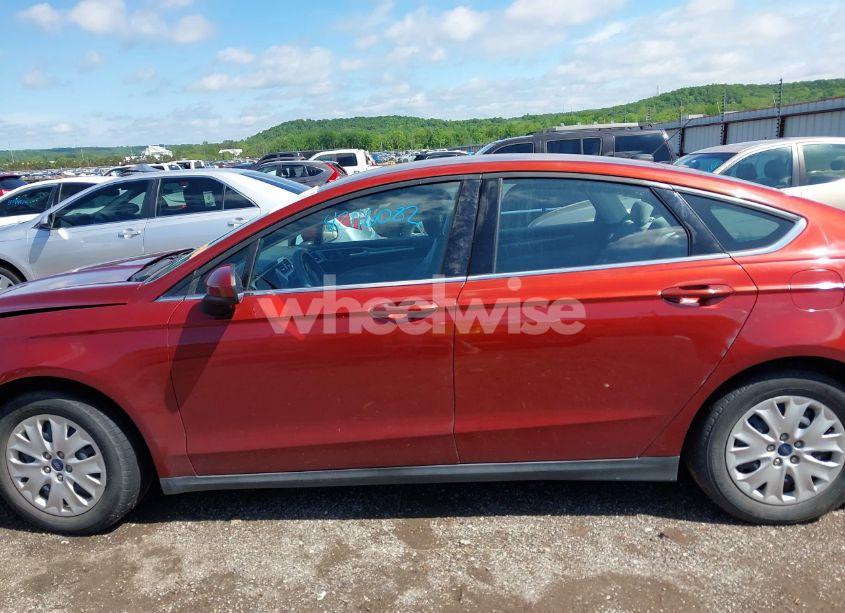 Photo 14 of 2014 Ford Fusion S (VIN 3FA6P0G71ER241068)