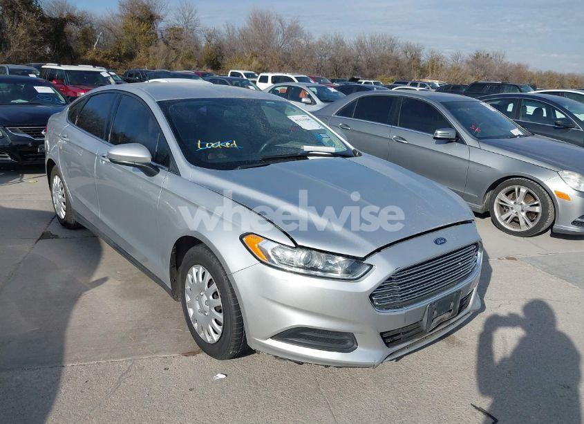 2014 Ford Fusion S (VIN 3FA6P0G71ER268092) main photo