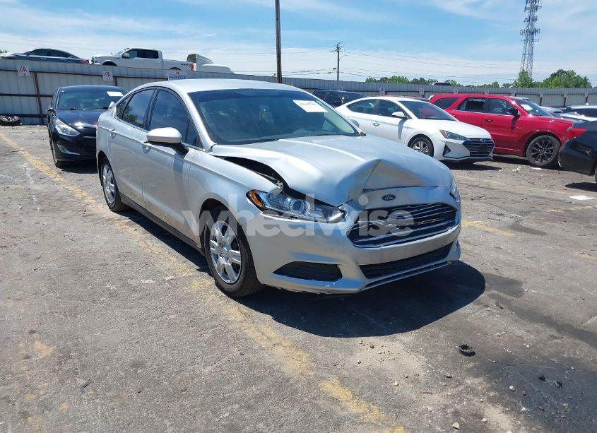 2014 Ford Fusion S (VIN 3FA6P0G71ER396011) main photo