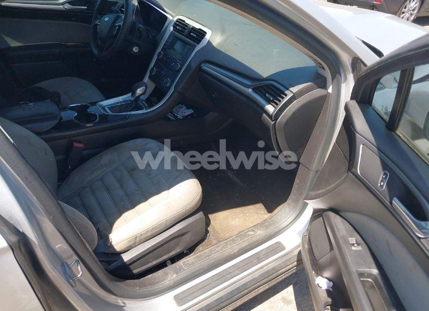 Photo 5 of 2014 Ford Fusion S (VIN 3FA6P0G71ER396011)