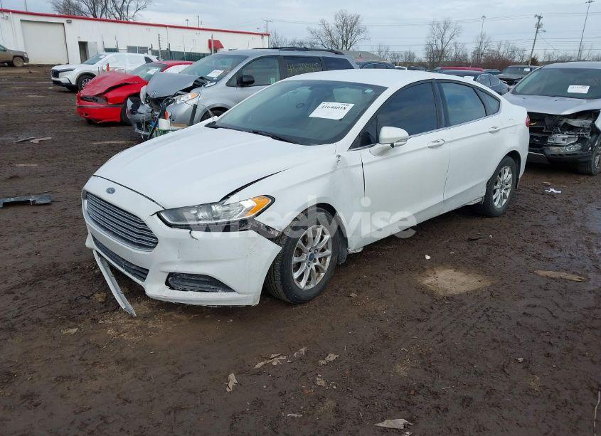 Photo 2 of 2015 Ford Fusion S (VIN 3FA6P0G71FR208346)