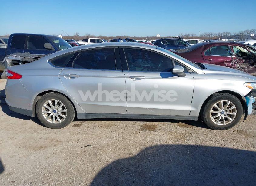 Photo 13 of 2016 Ford Fusion S (VIN 3FA6P0G71GR235869)