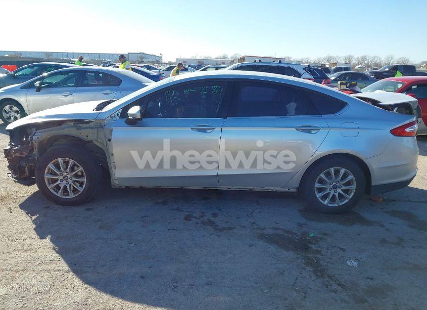 Photo 14 of 2016 Ford Fusion S (VIN 3FA6P0G71GR235869)