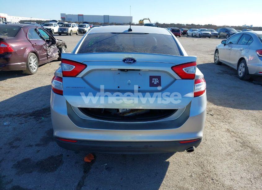 Photo 16 of 2016 Ford Fusion S (VIN 3FA6P0G71GR235869)