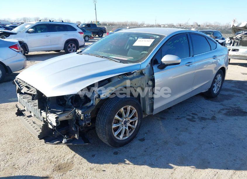 Photo 2 of 2016 Ford Fusion S (VIN 3FA6P0G71GR235869)
