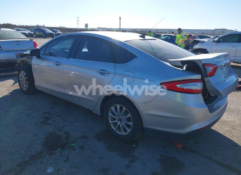 Photo 3 of 2016 Ford Fusion S (VIN 3FA6P0G71GR235869)