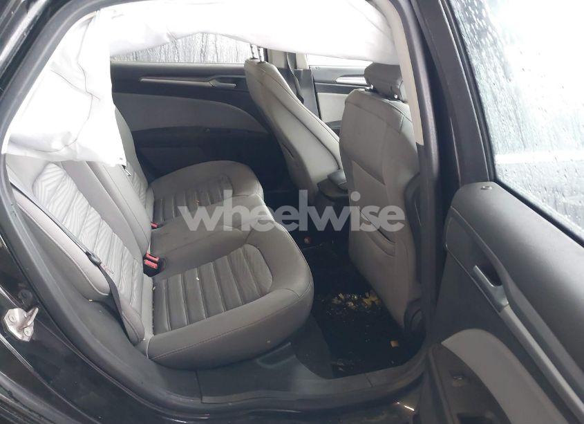 Photo 8 of 2016 Ford Fusion S (VIN 3FA6P0G71GR359558)