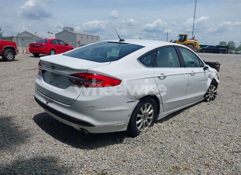 Photo 4 of 2017 Ford Fusion S (VIN 3FA6P0G71HR143808)
