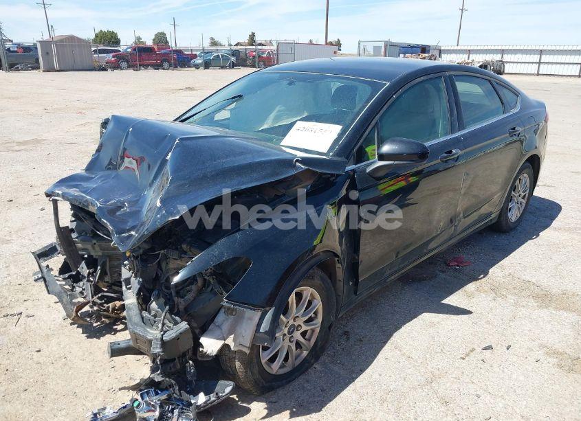 Photo 2 of 2017 Ford Fusion S (VIN 3FA6P0G71HR246873)