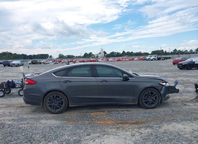 Photo 13 of 2018 Ford Fusion S (VIN 3FA6P0G71JR113147)
