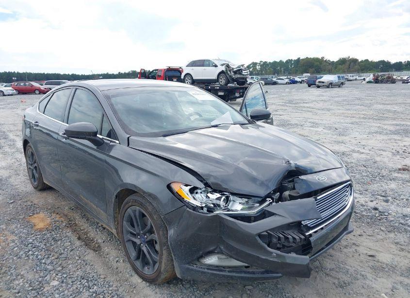 Photo 6 of 2018 Ford Fusion S (VIN 3FA6P0G71JR113147)