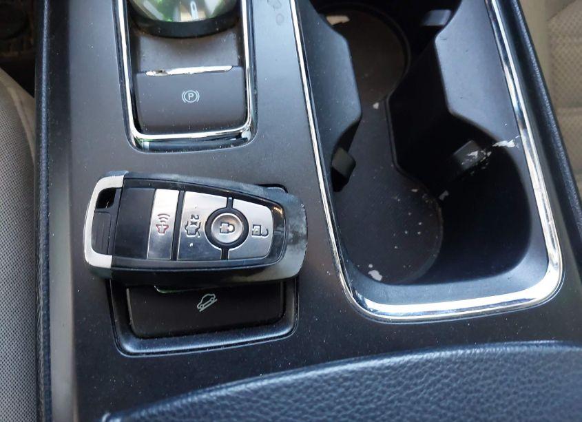 Photo 11 of 2019 Ford Fusion S (VIN 3FA6P0G71KR164875)