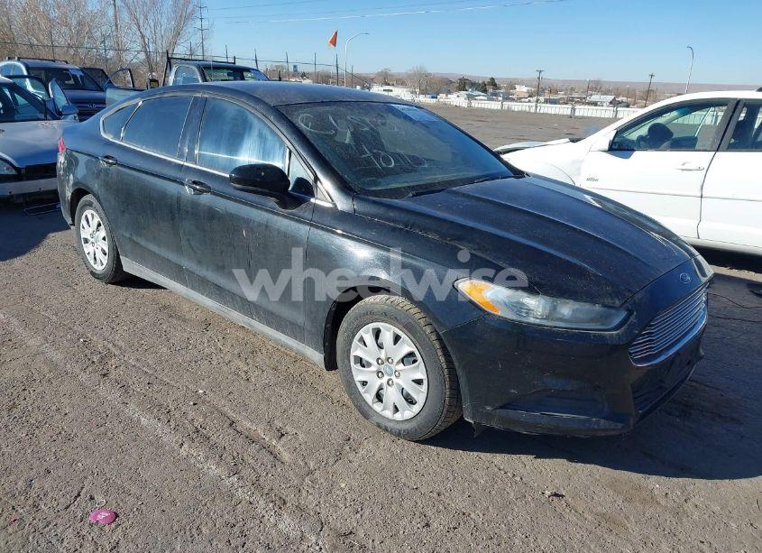 2013 Ford Fusion S (VIN 3FA6P0G72DR208286) main photo