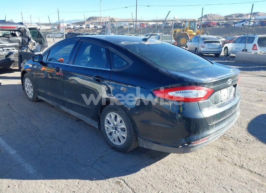 Photo 3 of 2013 Ford Fusion S (VIN 3FA6P0G72DR208286)