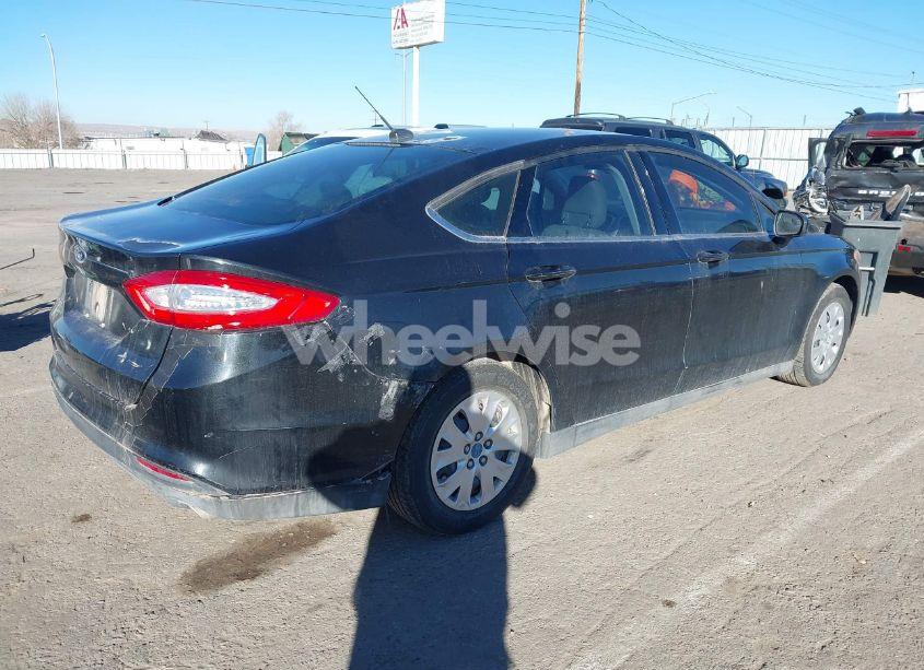 Photo 4 of 2013 Ford Fusion S (VIN 3FA6P0G72DR208286)
