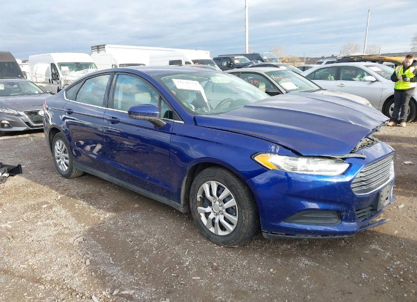 2013 Ford Fusion S (VIN 3FA6P0G72DR244057) main photo