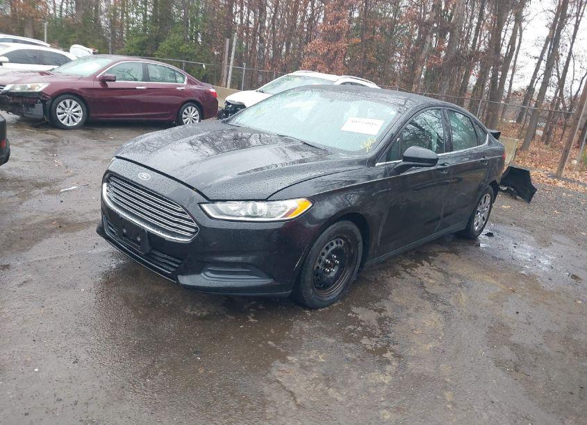 Photo 2 of 2013 Ford Fusion S (VIN 3FA6P0G72DR266107)